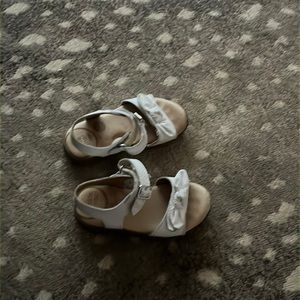 Stride Rite girls White sandals great condition Size  7